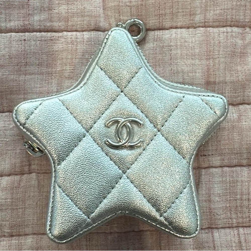 CHANEL Metallic Star Clip on Coin Case